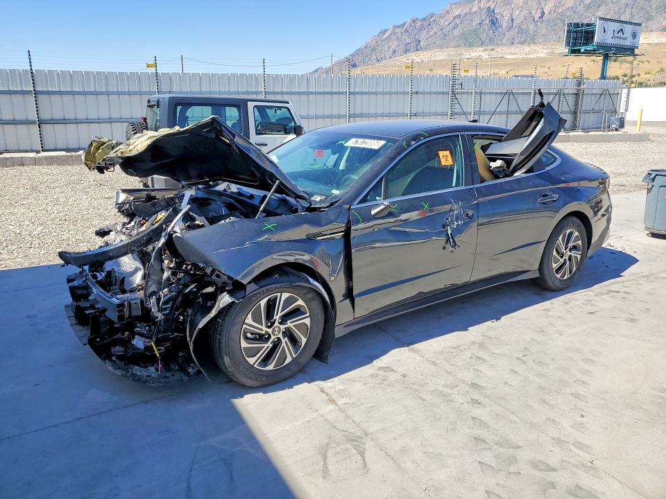 2026 Hyundai Sonata hybrid VIN KMHL24JJ4TA165646 COPART salvage auction — FRONT END, UT - CERTIFICATE OF TITLE, sold $3,050 on 2026-07-27 (photo 1)