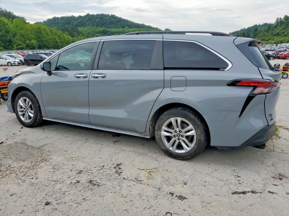 2022 Toyota Sienna VIN 5TDASKFC8NS051259 COPART salvage auction — ROLLOVER, NC - SALVAGE CERTIFICATE OF TITLE, sold $250 on 2026-07-30 (photo 2)