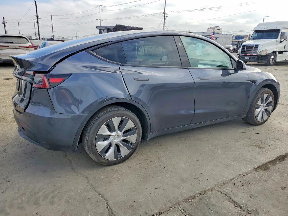 2023 Tesla Model y VIN 7SAYGDEE0PF840045 COPART salvage auction — REAR END, Az - Dis/Dlr/Exp Only Salvage Title, sold $15,200 on 2026-07-29 (photo 3)