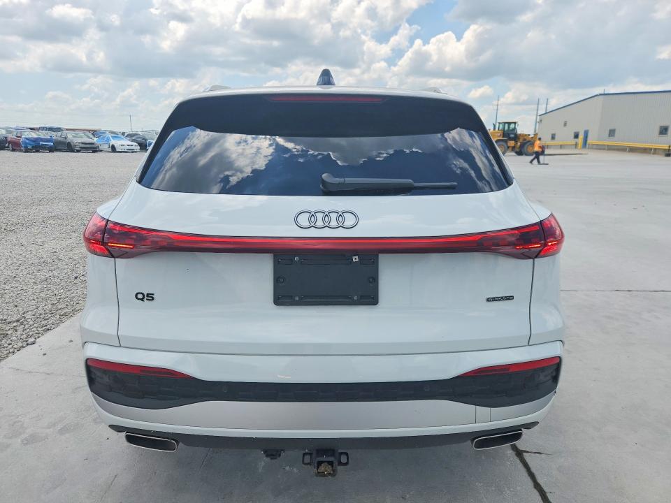 2025 Audi Q5 VIN WA11AAGU1S2025555 COPART salvage auction — WATER/FLOOD, Tx - Salvage Title-Flood Damage, sold $22,200 on 2026-07-14 (photo 6)