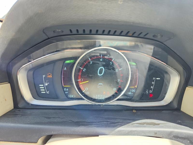 2015 Volvo VIN YV4902NM9F1225578 COPART salvage auction — SIDE, Fl - Certificate Of Destruction, sold $975 on 2026-07-07 (photo 9)