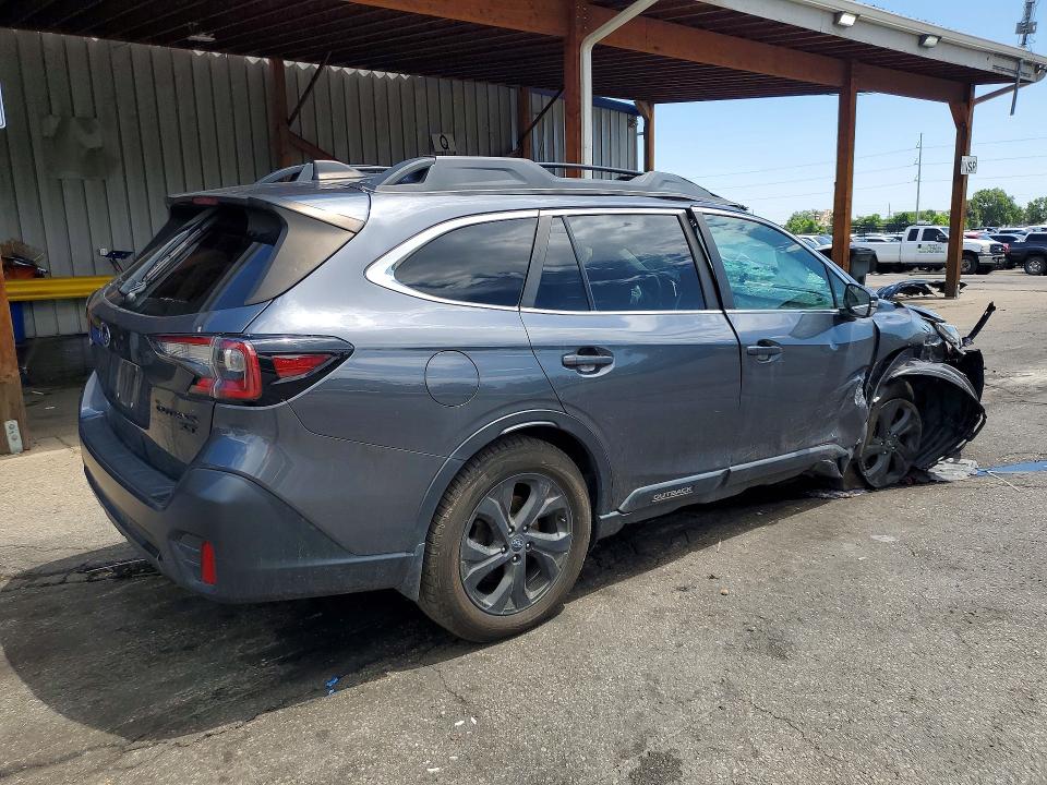 2021 Subaru Outback VIN 4S4BTGLD1M3212249 COPART salvage auction — ROLLOVER, Co - Public - Salvage Title, sold $2,450 on 2026-07-09 (photo 3)