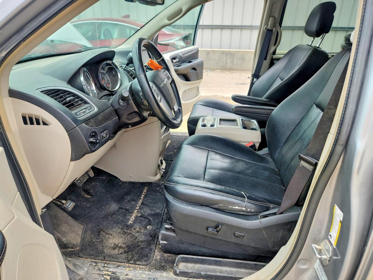 2015 Chrysler Town & Country VIN 2C4RC1CG0FR676654 COPART salvage auction — Mechanical, MO - DEALER ONLY CLEAN TITLE, sold $750 on 2026-07-09 (photo 7)