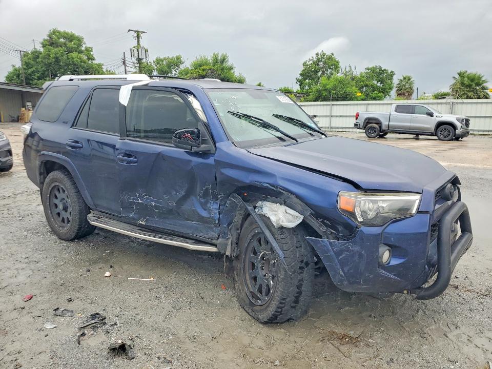 2016 Toyota VIN JTEZU5JR6G5143968 COPART salvage auction — UNDERCARRIAGE, Tx - Salvage Vehicle Title, sold $500 on 2026-07-28 (photo 4)