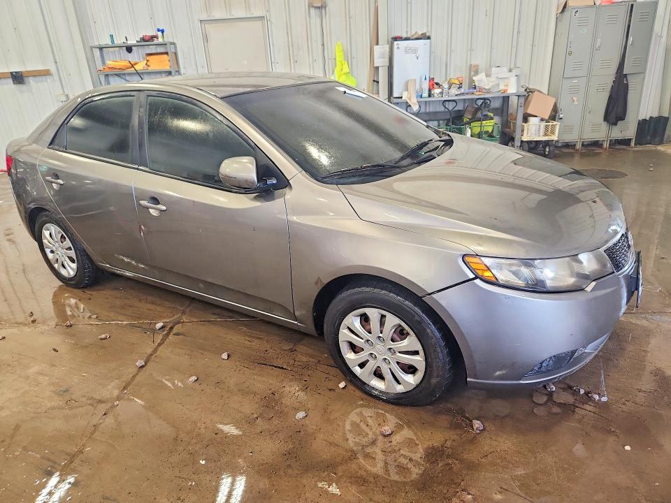 2012 Kia Forte VIN KNAFU4A26C5592627 COPART salvage auction — Burn Interior, Wi - Junked Vehicle Bill Of Sale, sold $325 on 2026-07-27 (photo 4)