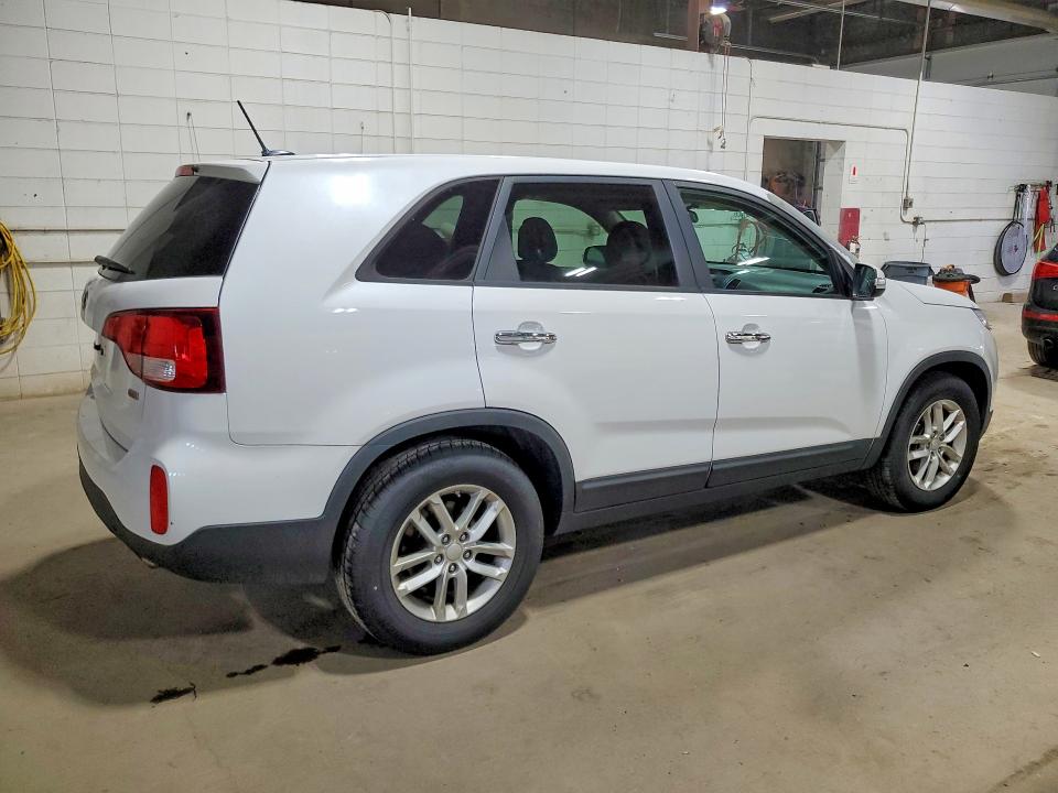 2015 Kia Sorento VIN 5XYKT3A62FG590077 COPART salvage auction — HAIL, Salvage Title, sold $1,300 on 2026-07-28 (photo 3)