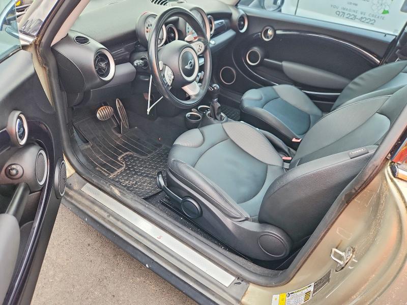 2007 Mini Cooper VIN WMWMF73517TV31343 COPART salvage auction — MINOR DENT/SCRATCHES, Or - Salvage Title Certificate, sold $750 on 2026-07-08 (photo 8)