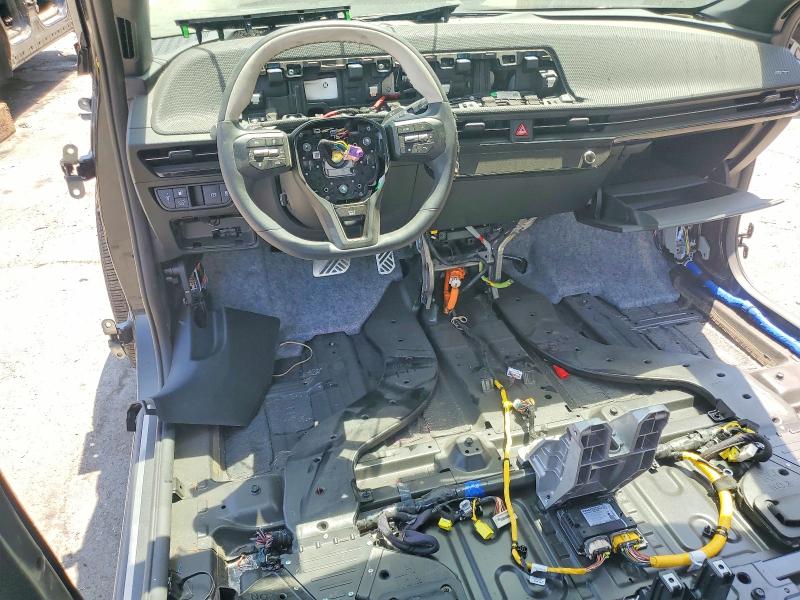 2025 Kia Ev6 VIN 5XYC4DJC4SG009802 COPART salvage auction — STRIPPED, Ca - Certificate Of Title, sold $6,500 on 2026-07-07 (photo 8)