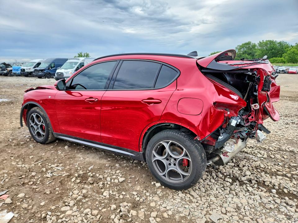 2022 Alfa romeo Stelvio VIN ZASPAKBN7N7D32975 COPART salvage auction — REAR END, Il - Salvage Certificate, sold $2,350 on 2026-08-24 (photo 2)