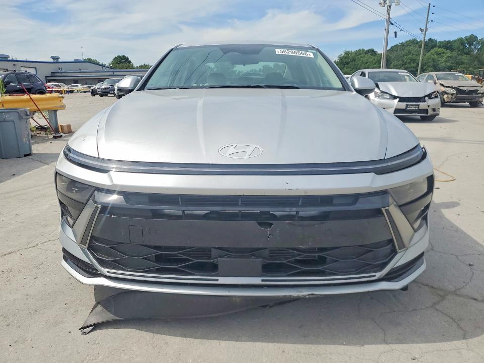 2025 Hyundai Sonata VIN KMHL64JA4SA493135 COPART salvage auction — SIDE, Tn - Salvage Certificate, sold $8,100 on 2026-07-29 (photo 5)