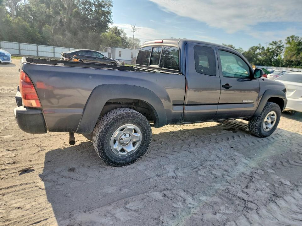 2013 Toyota Tacoma VIN 5TFUX4ENXDX018723 COPART salvage auction — MINOR DENT/SCRATCHES, Fl - Certificate Of Title, sold $6,500 on 2026-07-21 (photo 3)