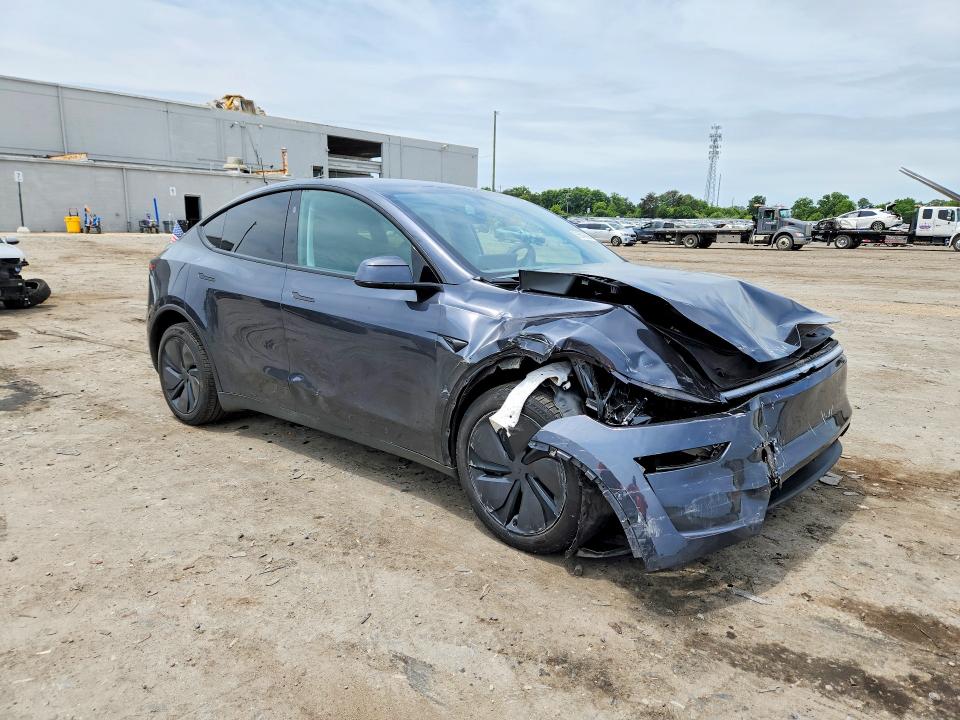 2026 Tesla Model y VIN 7SAYGDED1TA433303 COPART salvage auction — FRONT END, Va - Cert Of Title - Salvage, sold $13,900 on 2026-07-29 (photo 4)