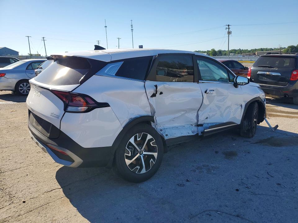2023 Kia VIN 5XYK33AF0PG133656 COPART salvage auction — SIDE, KY - CERT OF TITLE-SALVAGE, sold $6,700 on 2026-07-08 (photo 3)
