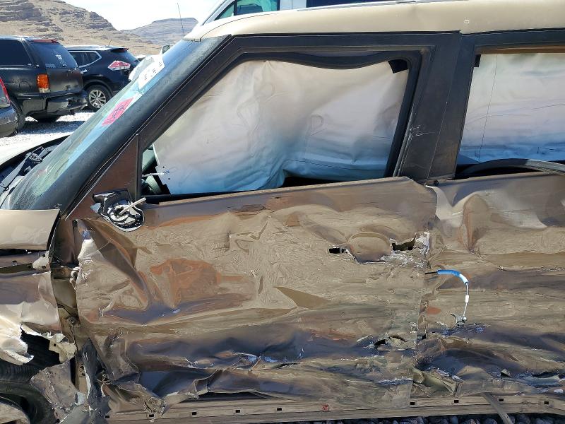 2016 Kia Soul VIN KNDJN2A24G7332820 COPART salvage auction — SIDE, Nv - Salvage Title, sold $275 on 2026-07-08 (photo 7)