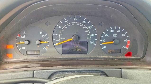 2000 Mercedes-benz E-class VIN WDBJF65J4YB061311 COPART salvage auction — REAR END, Tx - Salvage Vehicle Title, sold $175 on 2026-07-27 (photo 9)