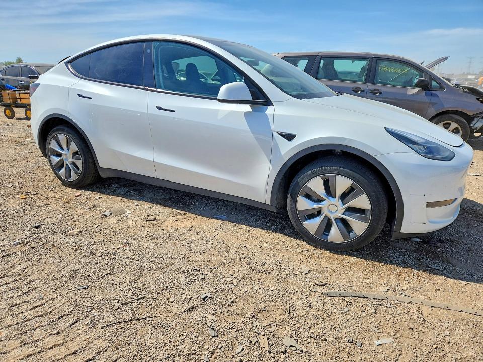 2023 Tesla Model y VIN 7SAYGDEE6PA041741 COPART salvage auction — FRONT END, Il - Salvage Certificate, sold $1,100 on 2026-07-21 (photo 4)