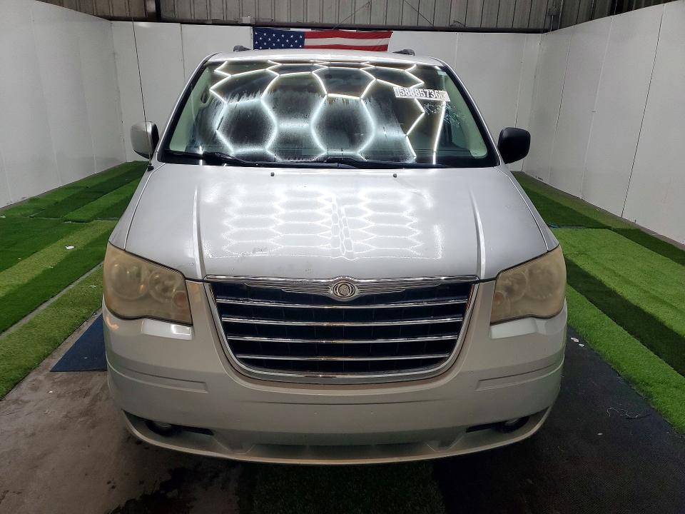 2010 Chrysler Town & country VIN 2A4RR8D13AR386865 COPART salvage auction — NORMAL WEAR, Fl - Certificate Of Title, sold $325 on 2026-07-30 (photo 5)