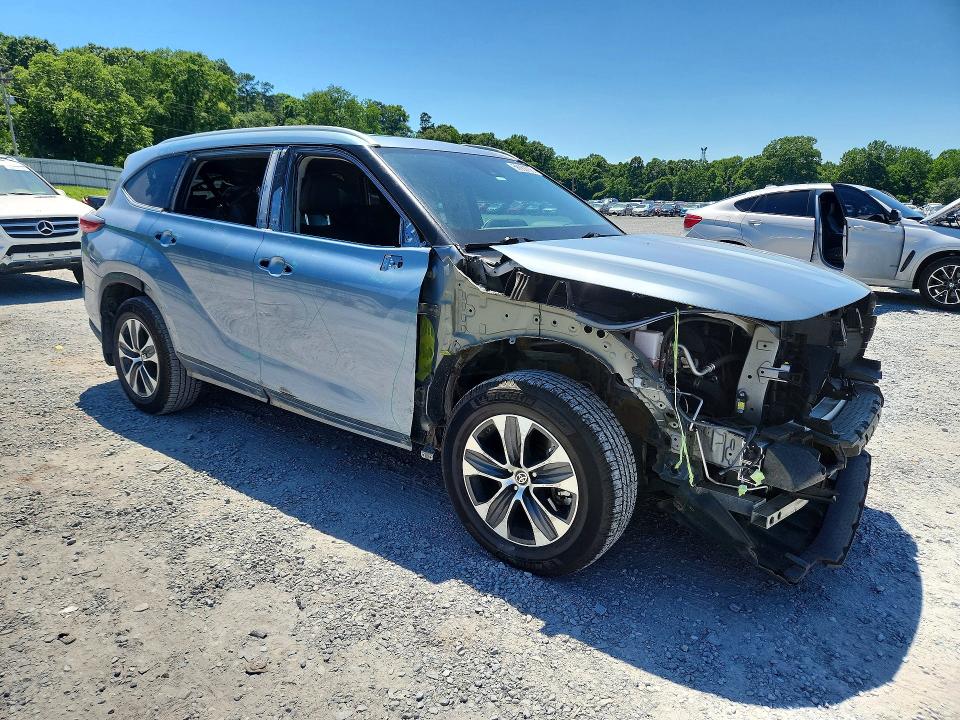 2022 Toyota Highlander VIN 5TDGZRBH9NS196732 COPART salvage auction — FRONT END, Nc - Salvage Certificate Of Title, sold $2,100 on 2026-07-29 (photo 4)