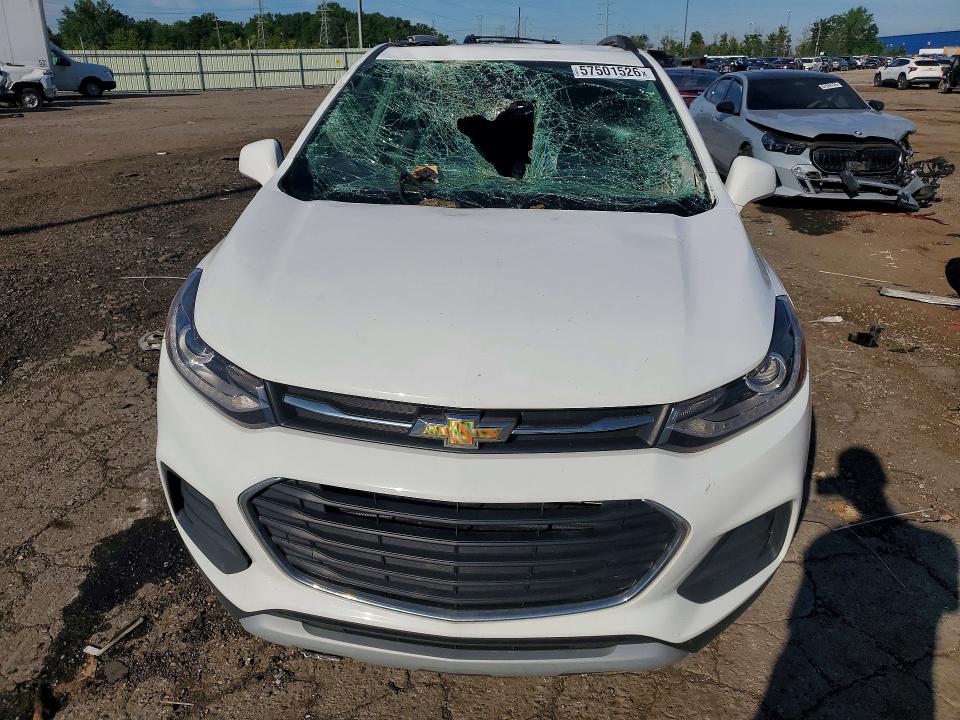 2018 Chevrolet Trax VIN KL7CJPSB4JB704335 COPART salvage auction — ROOF, MI - CERTIFICATE OF TITLE, sold $2,400 on 2026-07-10 (photo 5)