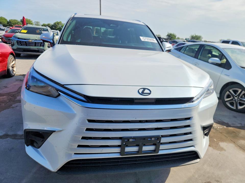 2026 Lexus Tx VIN 5TDAAAB6XTS053976 COPART salvage auction — SIDE, Tx - Salvage Vehicle Title, sold $36,000 on 2026-07-27 (photo 5)