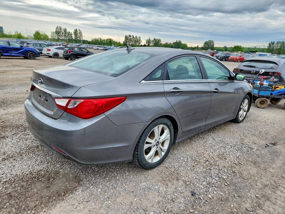 2011 Hyundai Sonata VIN 5NPEB4AC0BH086366 COPART salvage auction — UNDERCARRIAGE, ON - PERMIT NO BRAND - UNFIT, sold $825 on 2026-07-09 (photo 3)