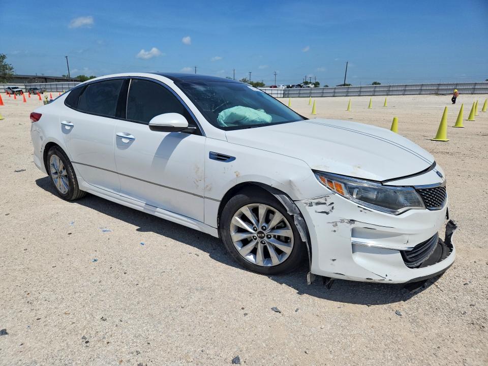 2018 Kia Optima VIN 5XXGU4L31JG204368 COPART salvage auction — FRONT END, TX - SALVAGE VEHICLE TITLE (P), sold $150 on 2026-07-23 (photo 4)