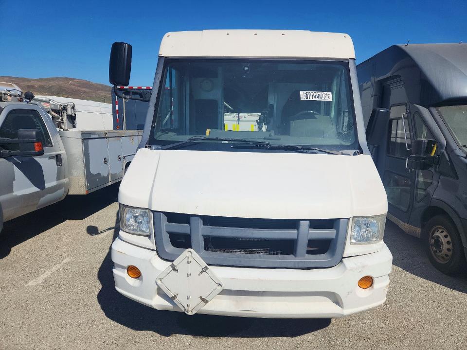 2015 Isuzu Npr VIN JALB4T177F7W00443 COPART salvage auction — MINOR DENT/SCRATCHES, Ca - Certificate Of Title, sold $175 on 2026-07-14 (photo 5)