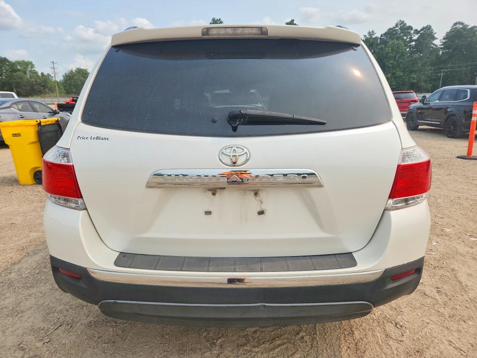 2012 Toyota VIN 5TDYK3EHXCS063444 COPART salvage auction — MINOR DENT/SCRATCHES, La - Certificate Of Title, sold $4,900 on 2026-07-02 (photo 6)
