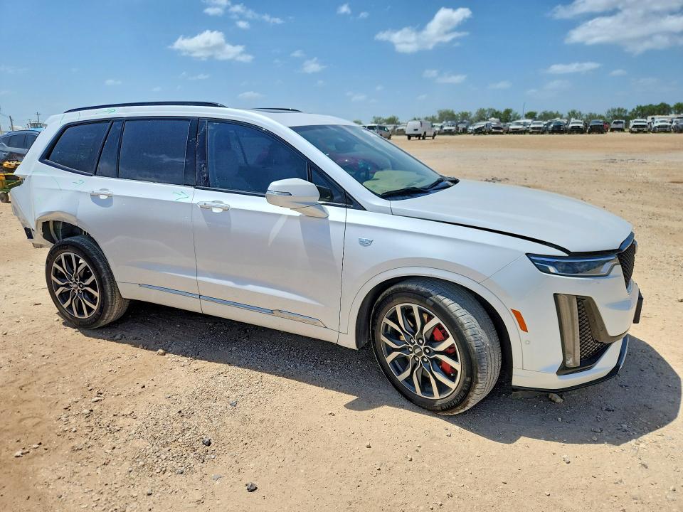2024 Cadillac Xt6 VIN 1GYKPHRS2RZ701326 COPART salvage auction — REAR END, Tx - Salvage Vehicle Title, sold $16,500 on 2026-08-27 (photo 4)