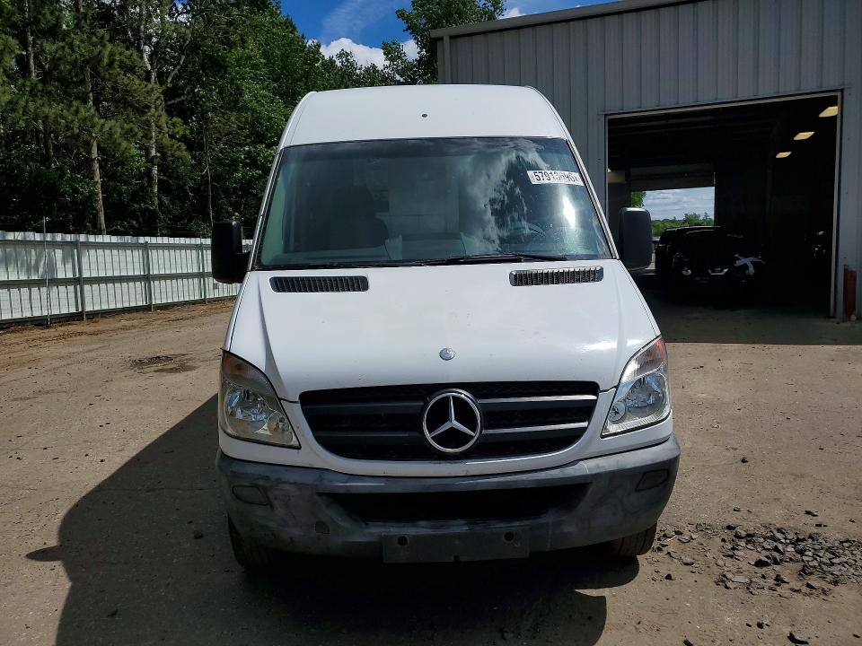 2012 Mercedes-benz Sprinter 2500 VIN WD3PE8CB5C5699977 COPART salvage auction — MINOR DENT/SCRATCHES, Mn - Certificate Of Title, sold $15 on 2026-07-09 (photo 5)