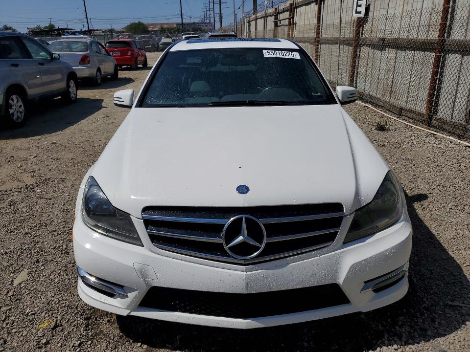 2014 Mercedes-benz C-klasse VIN WDDGF4HB2EA965606 COPART salvage auction — NORMAL WEAR, Mt - Dis/Dlr/Exp Only Clean Title, sold $1,300 on 2026-07-27 (photo 5)