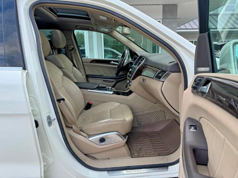 2013 Mercedes-benz Gl-class VIN 4JGDF7CE0DA157944 COPART salvage auction — MINOR DENT/SCRATCHES, RI - CERTIFICATE OF TITLE (P), sold $4,500 on 2026-07-02 (photo 5)