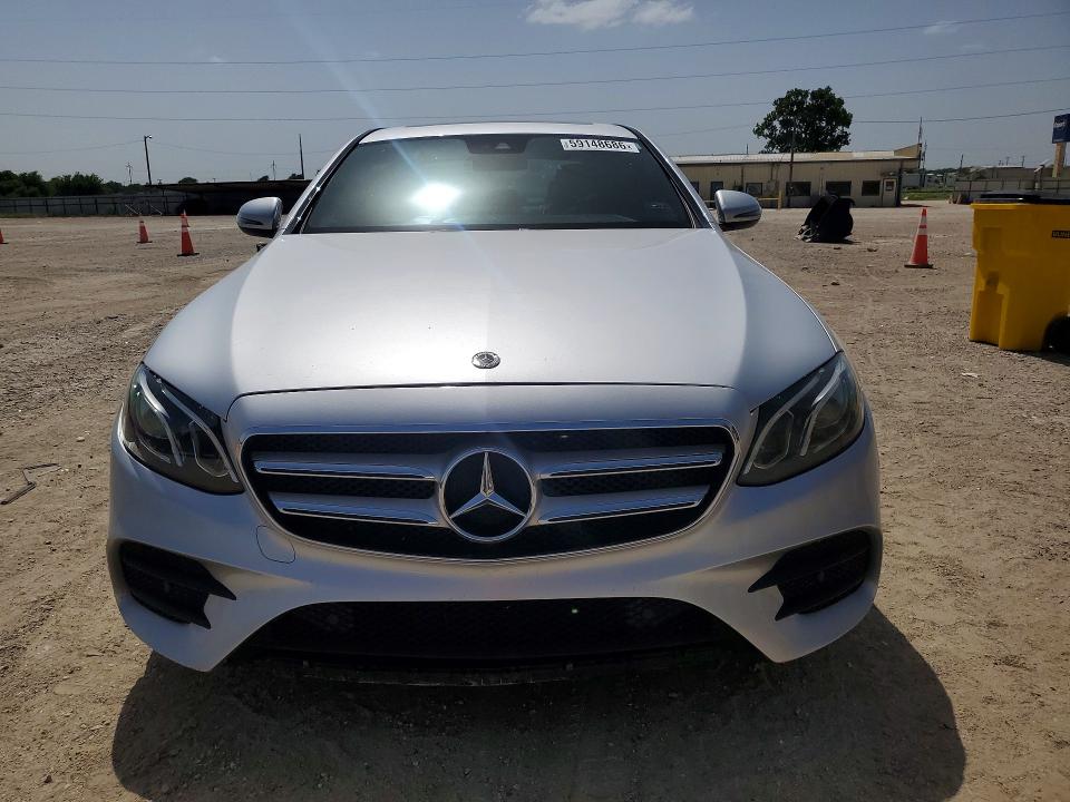 2018 Mercedes-benz E-klasse VIN WDDZF4JB2JA432488 COPART salvage auction — WATER/FLOOD, Tx - Salvage Title-Flood Damage, sold $4,000 on 2026-08-05 (photo 5)