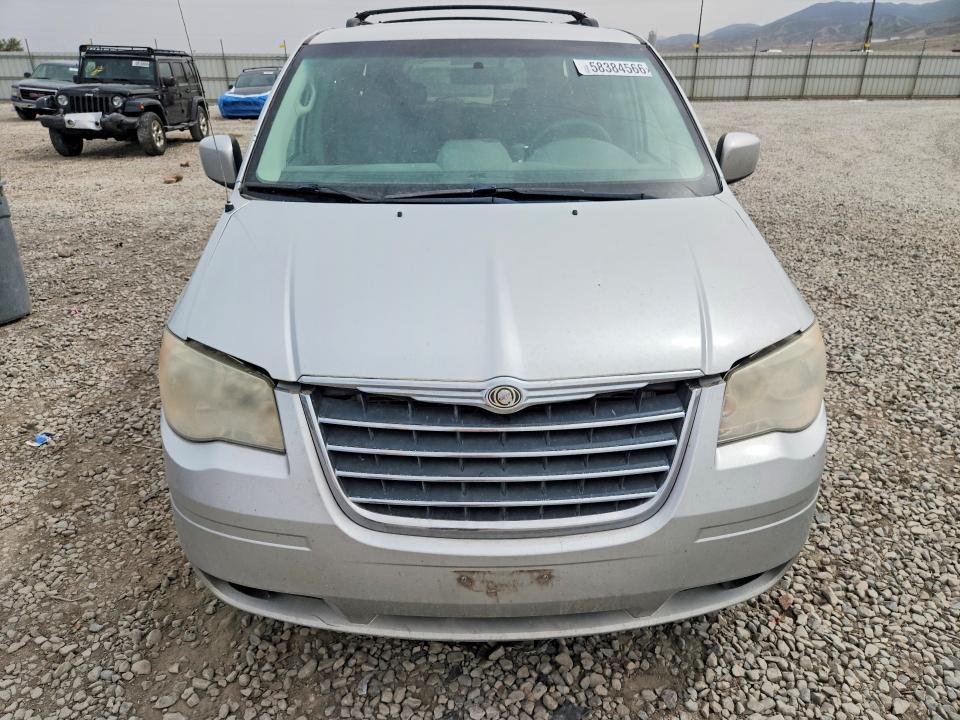 2010 Chrysler Town & country VIN 2A4RR5D12AR432152 COPART salvage auction — MINOR DENT/SCRATCHES, Ut - Certificate Of Title, sold $975 on 2026-09-15 (photo 5)