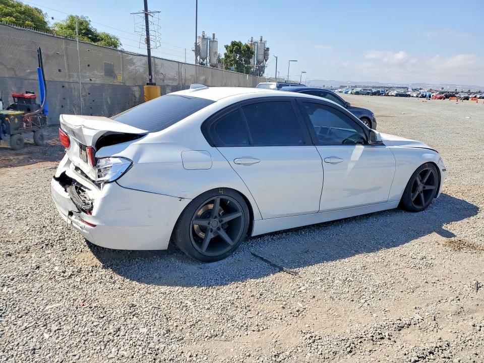 2013 BMW 3er VIN WBA3A5C52DF354309 COPART salvage auction — REAR END, Ca - Salvage Certificate, sold $725 on 2026-07-02 (photo 3)