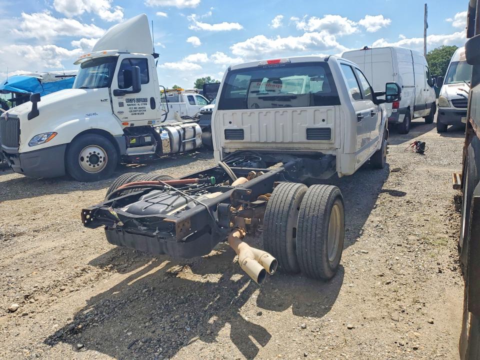 2018 Ford F-350 super duty VIN 1FD8W3GT7JEC82446 COPART salvage auction — MINOR DENT/SCRATCHES, La - Certificate Of Title, sold $8,500 on 2026-07-22 (photo 3)