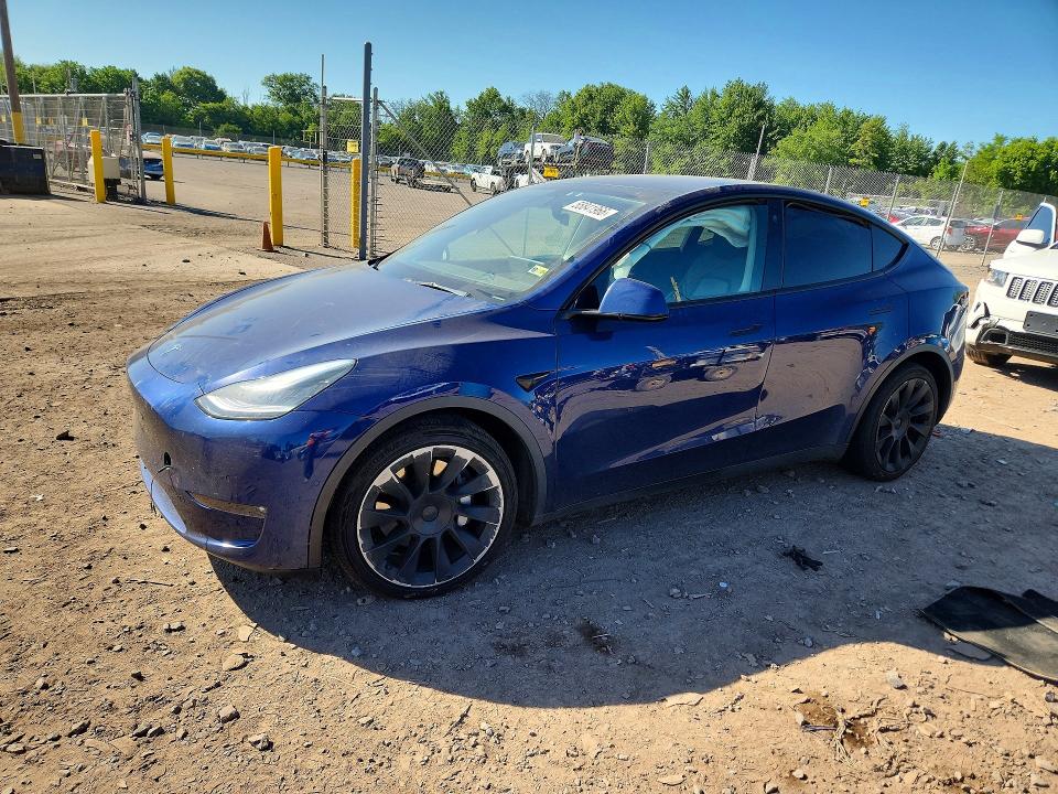 2021 Tesla Model y VIN 5YJYGDEE3MF266226 COPART salvage auction — SIDE, Salvage Title, sold $2,300 on 2026-07-20 (photo 1)