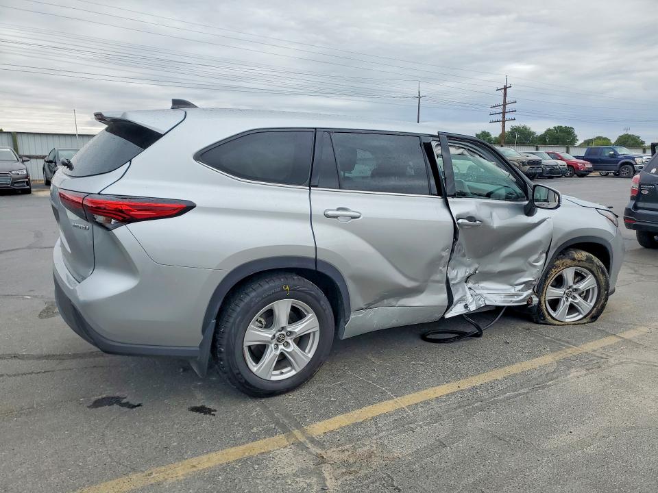 2022 Toyota Highlander VIN 5TDBBRCH6NS560134 COPART salvage auction — SIDE, Id - Salvage Certificate Of Title, sold $7,200 on 2026-07-23 (photo 3)