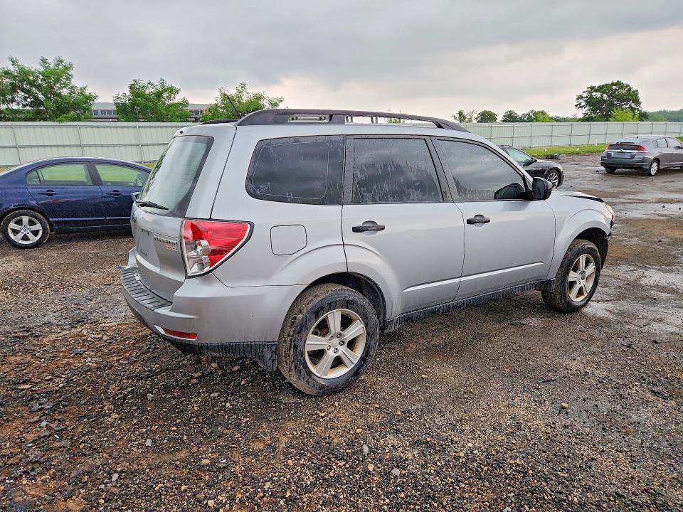 2013 Subaru Forester VIN JF2SHABC1DH410913 COPART salvage auction — FRONT END, Wi - Certificate Of Title, sold $800 on 2026-07-14 (photo 3)