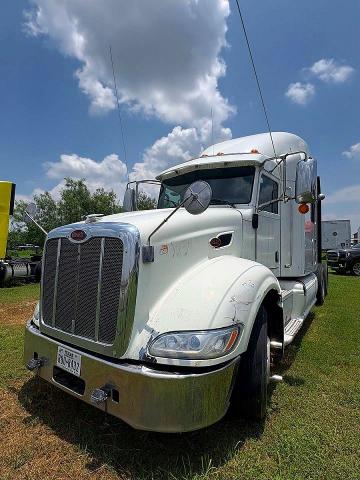 2013 Peterbilt 386 VIN 1XPHD48X5DD187538 COPART salvage auction — NORMAL WEAR, TX - CERTIFICATE OF TITLE (P), sold $7,500 on 2026-07-14 (photo 2)