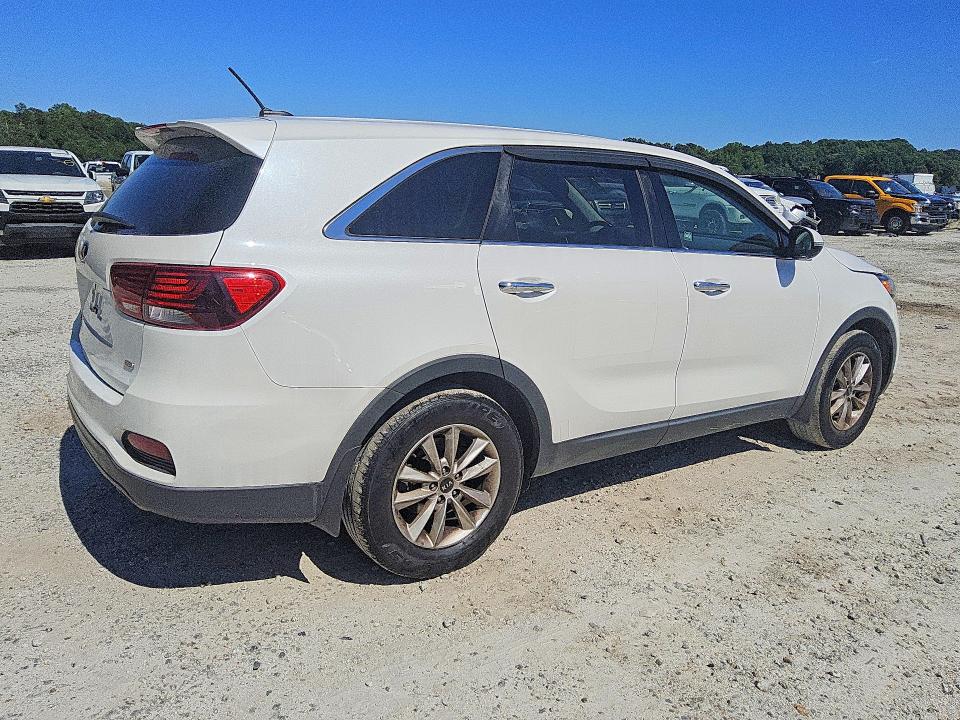 2020 Kia Sorento VIN 5XYPG4A37LG668693 COPART salvage auction — MINOR DENT/SCRATCHES, Ct - Clean Title, sold $5,200 on 2026-07-09 (photo 3)