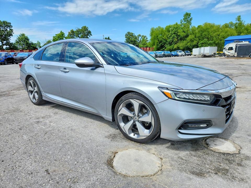 2020 Honda Accord VIN 1HGCV2F97LA031326 COPART salvage auction — HAIL, Mo - Salvage Certificate Of Title, sold $11,000 on 2026-08-03 (photo 4)