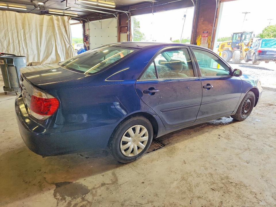2005 Toyota Camry VIN 4T1BE30K25U014006 COPART salvage auction — MINOR DENT/SCRATCHES, Pa - Cert Of Title, sold $1,500 on 2026-07-02 (photo 3)