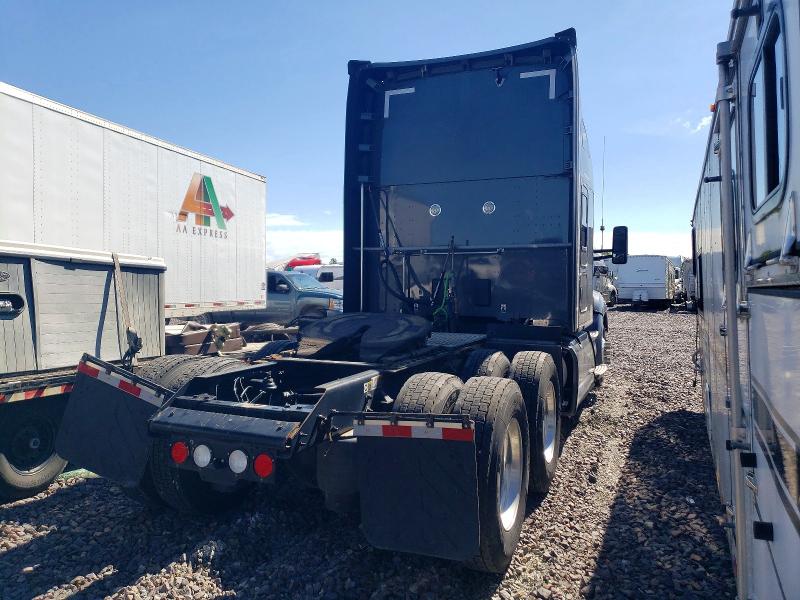 2022 Kenworth Constructi VIN 1XKYDP9X2NJ479270 COPART salvage auction — FRONT END, IN - CERTIFICATE OF TITLE, sold $9,900 on 2026-07-28 (photo 4)