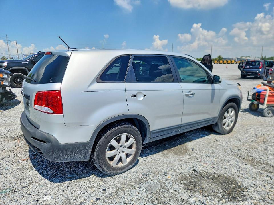 2011 Kia Sorento VIN 5XYKT3A19BG177345 COPART salvage auction — NORMAL WEAR, Mt - Certificate Of Title, sold $925 on 2026-07-28 (photo 3)