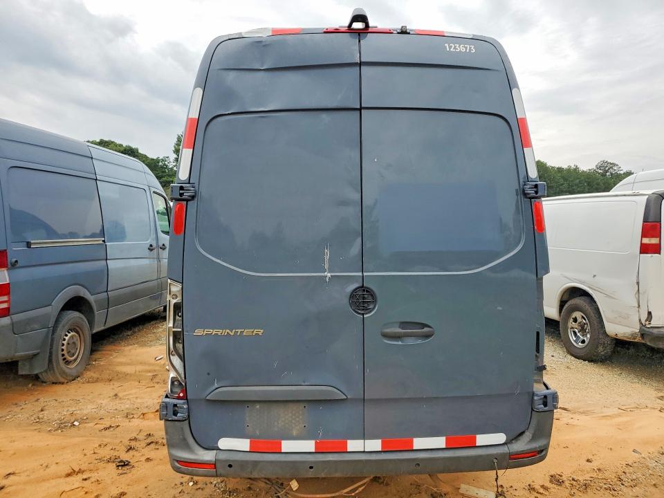 2019 Mercedes-benz Sprinter VIN WD4PF1CD7KP145702 COPART salvage auction — ALL OVER, Ga - Certificate Of Title, sold $7,800 on 2026-07-29 (photo 6)
