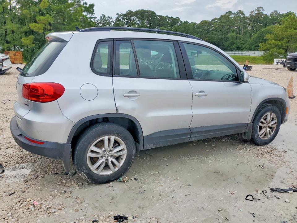 2017 Volkswagen Tiguan VIN WVGBV7AX5HK027138 COPART salvage auction — SIDE, Tx - Salvage Vehicle Title, sold $1,950 on 2026-08-07 (photo 3)