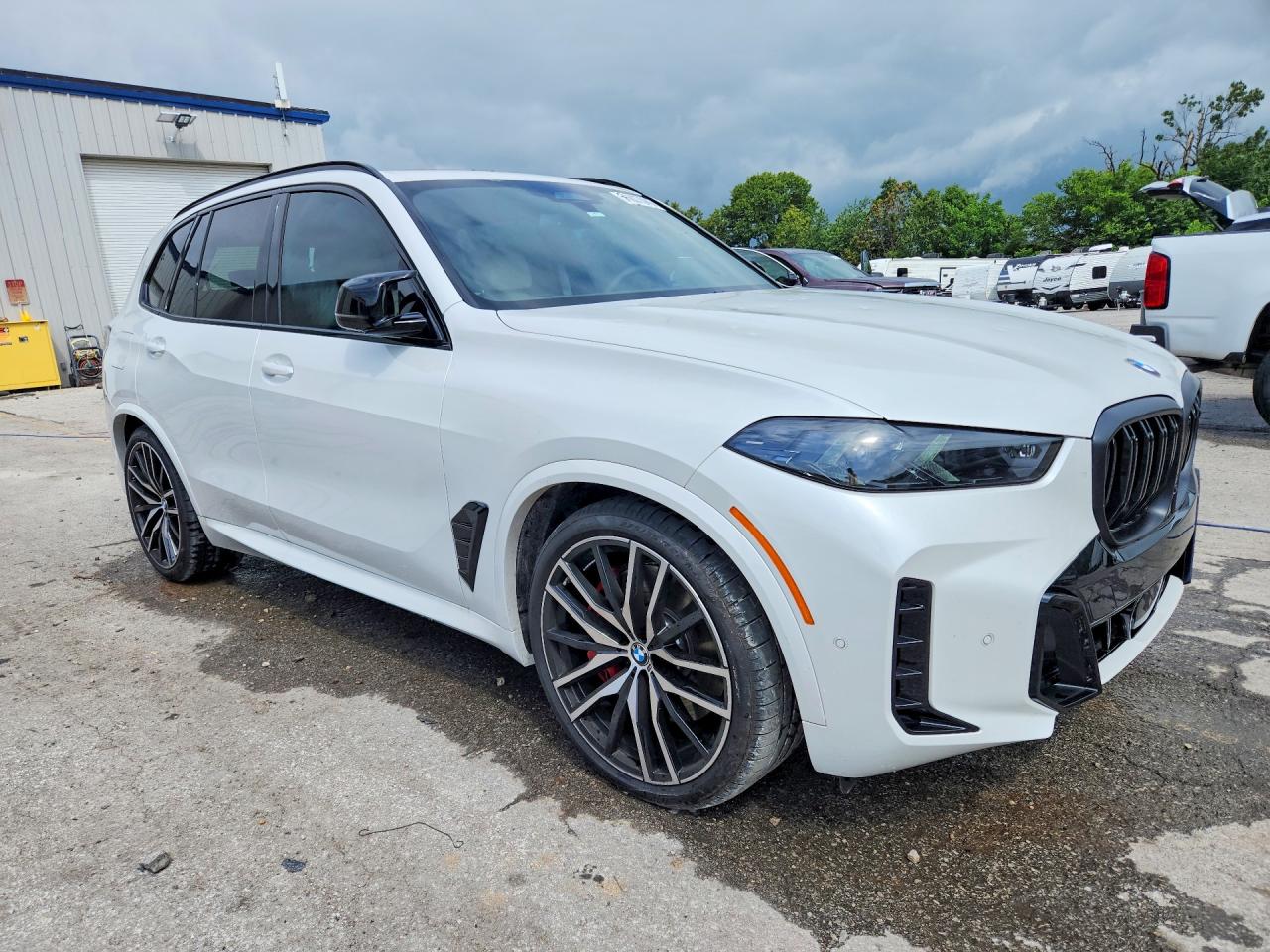 2026 BMW X5 VIN 5UX33EU08T9342466 COPART salvage auction — Hail, MO - SALVAGE CERTIFICATE OF TITLE, sold $68,000 on 2026-07-01 (photo 4)