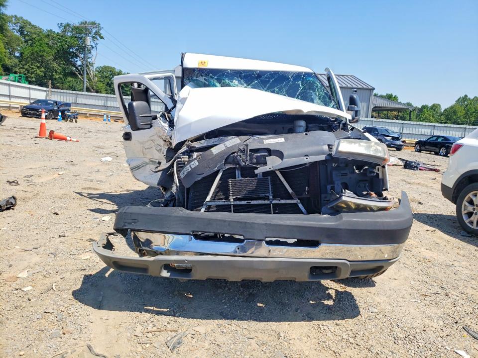 2005 Chevrolet Silverado 2500 VIN 1GCHK29U45E152176 COPART salvage auction — FRONT END, Va - Cert Of Title - Salvage, sold $2,200 on 2026-07-06 (photo 5)