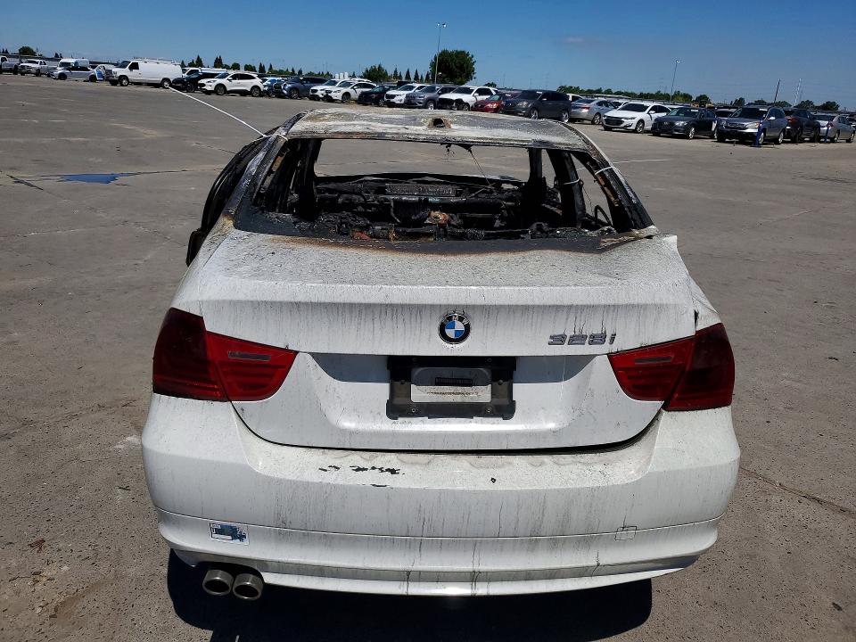 2011 BMW VIN WBAPH5G59BNM79950 COPART salvage auction — BURN, CA - NON-REPAIRABLE VEHICLE CERT, sold $100 on 2026-07-27 (photo 6)